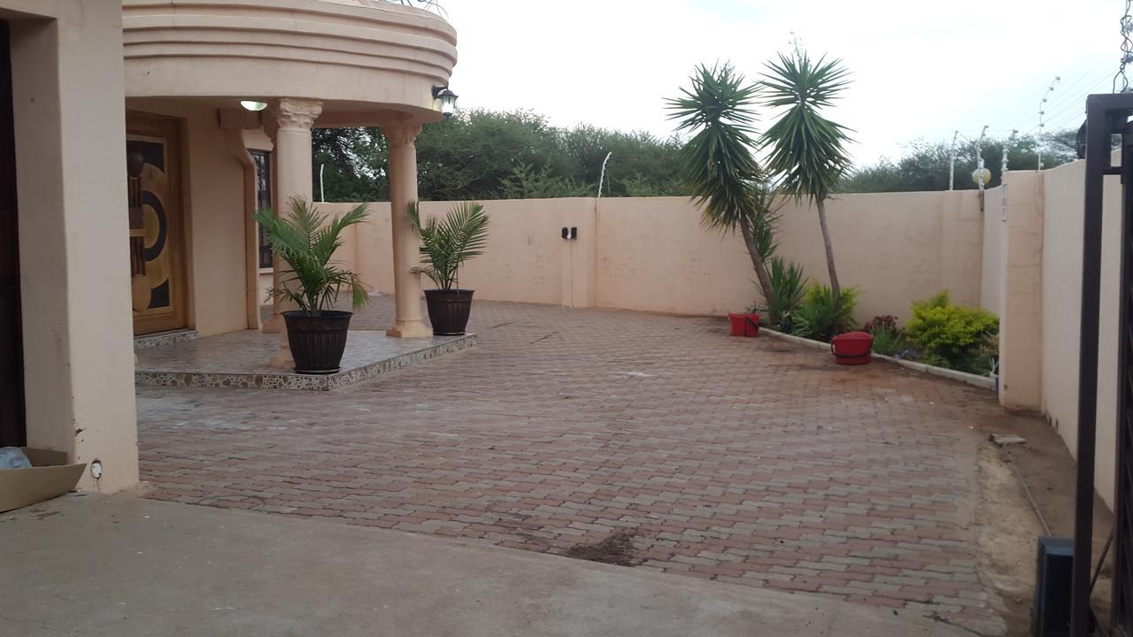 Tintech Bed & Breakfast Francistown Eksteriør bilde