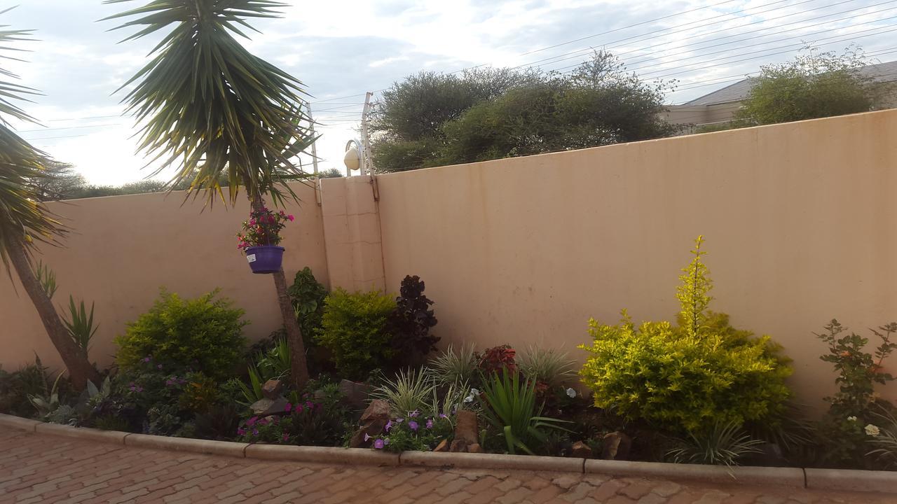 Tintech Bed & Breakfast Francistown Eksteriør bilde