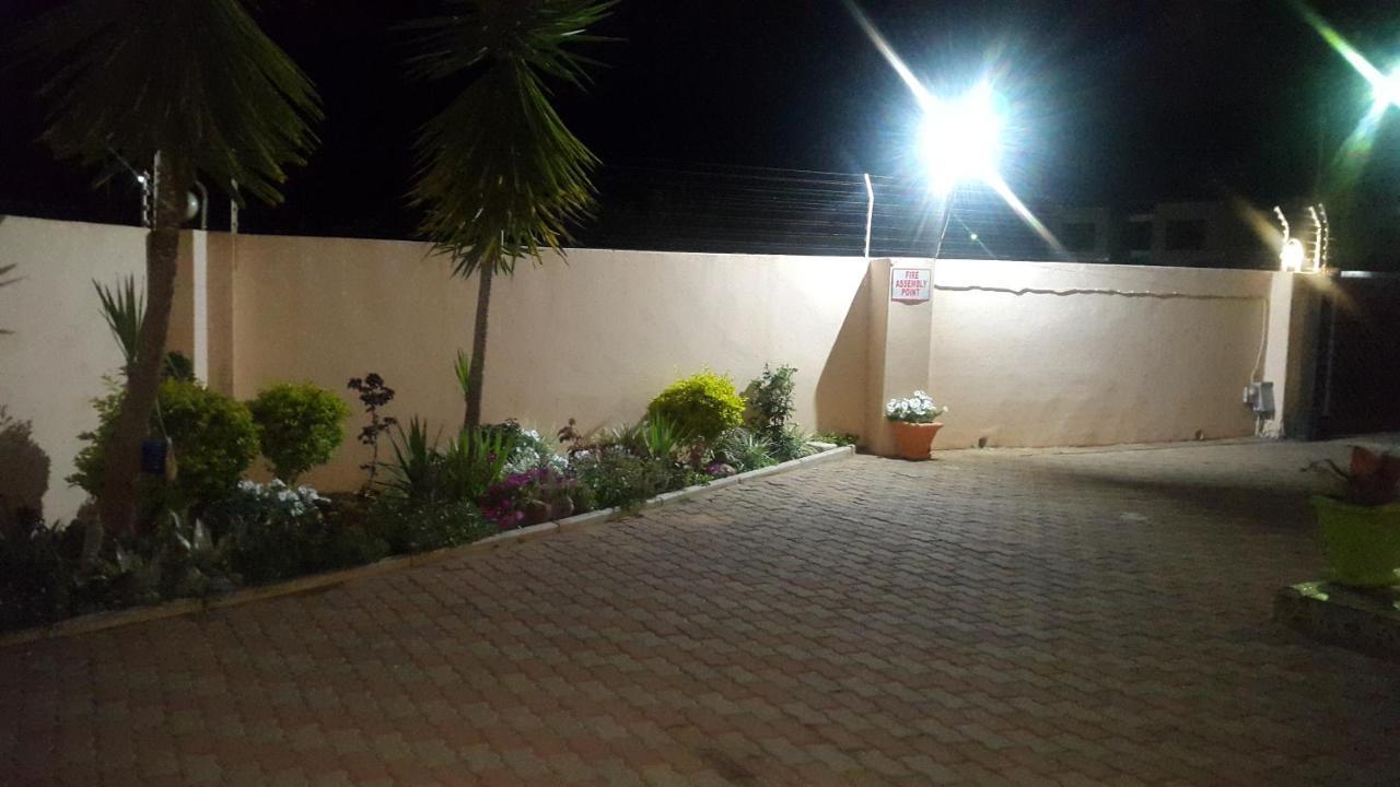 Tintech Bed & Breakfast Francistown Eksteriør bilde